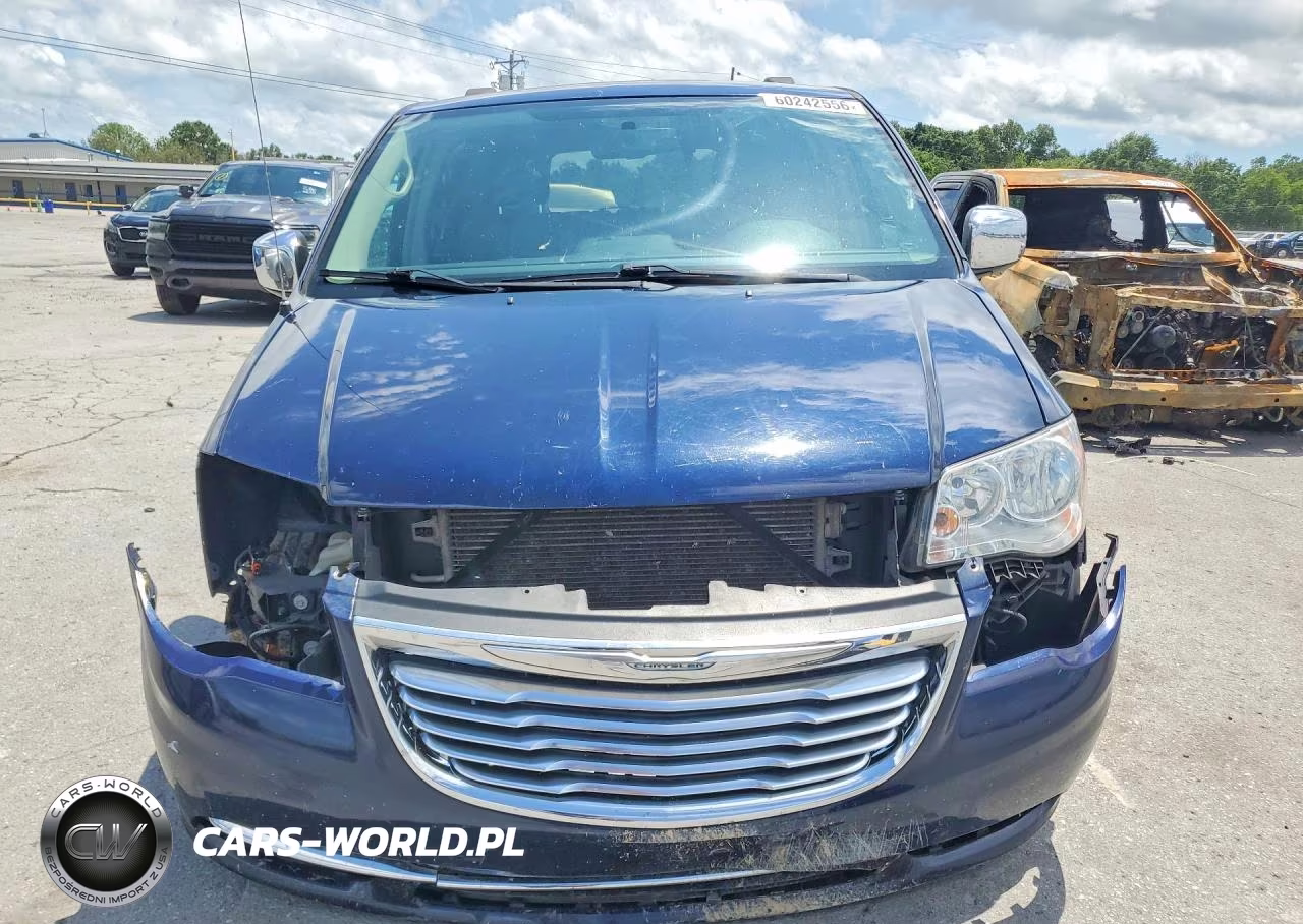 2015 Chrysler Town & Country Touring VIN:2C4RC1BG2FR645150 - 5