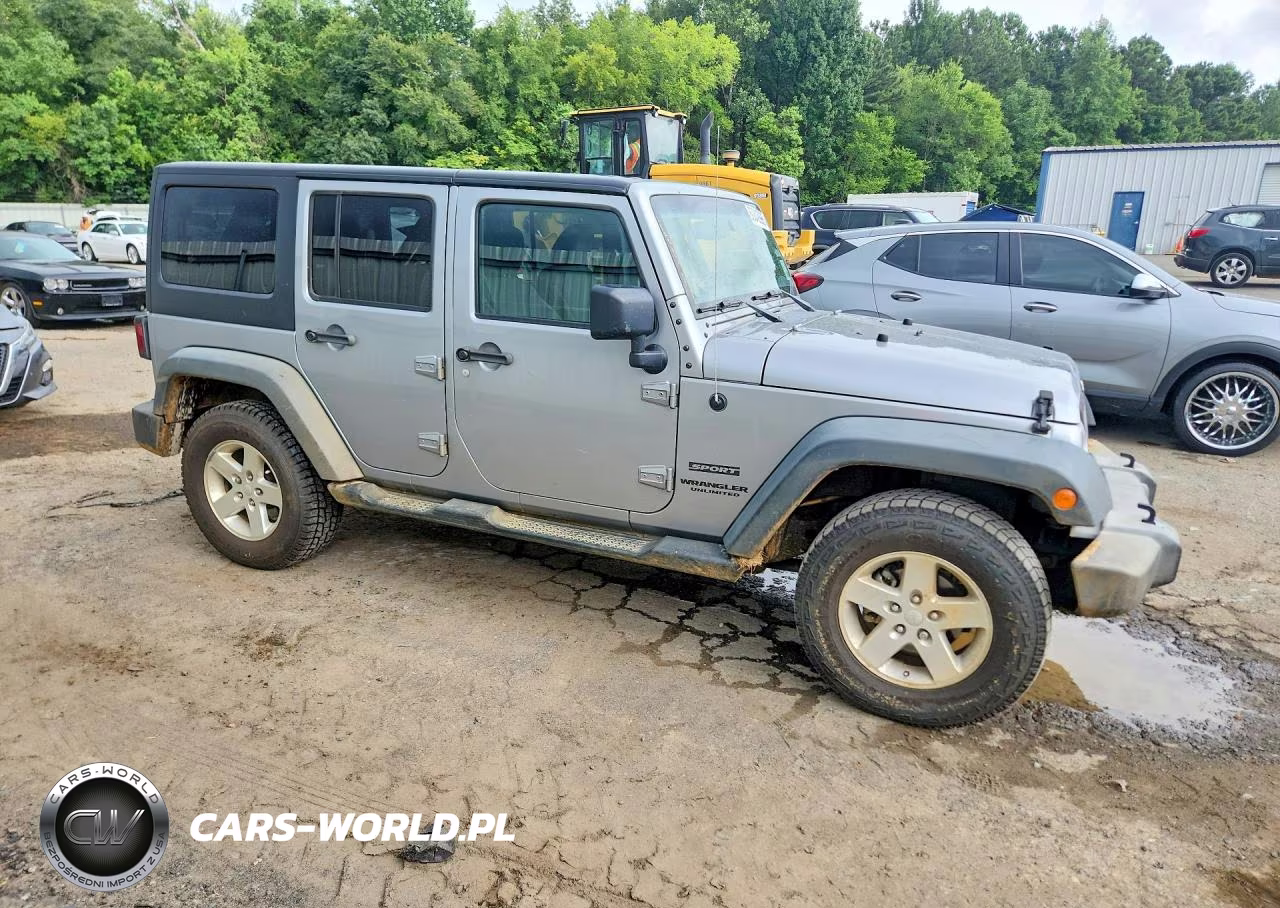 2017 Jeep Wrangler Unlimited Sport VIN:1C4BJWDG0HL574883 - 4