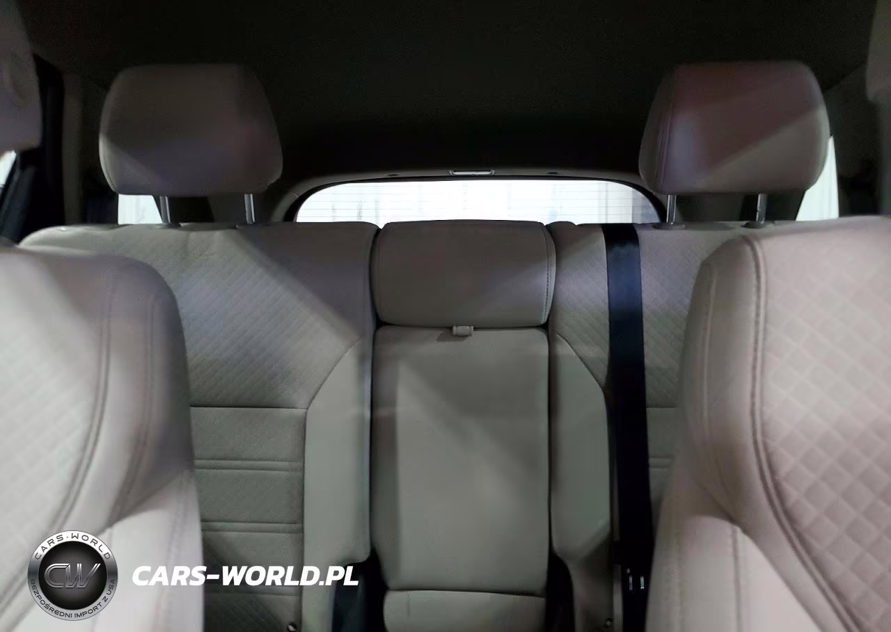 2018 Kia Sorento Lx V6 VIN:5XYPGDA57JG421060 - 10