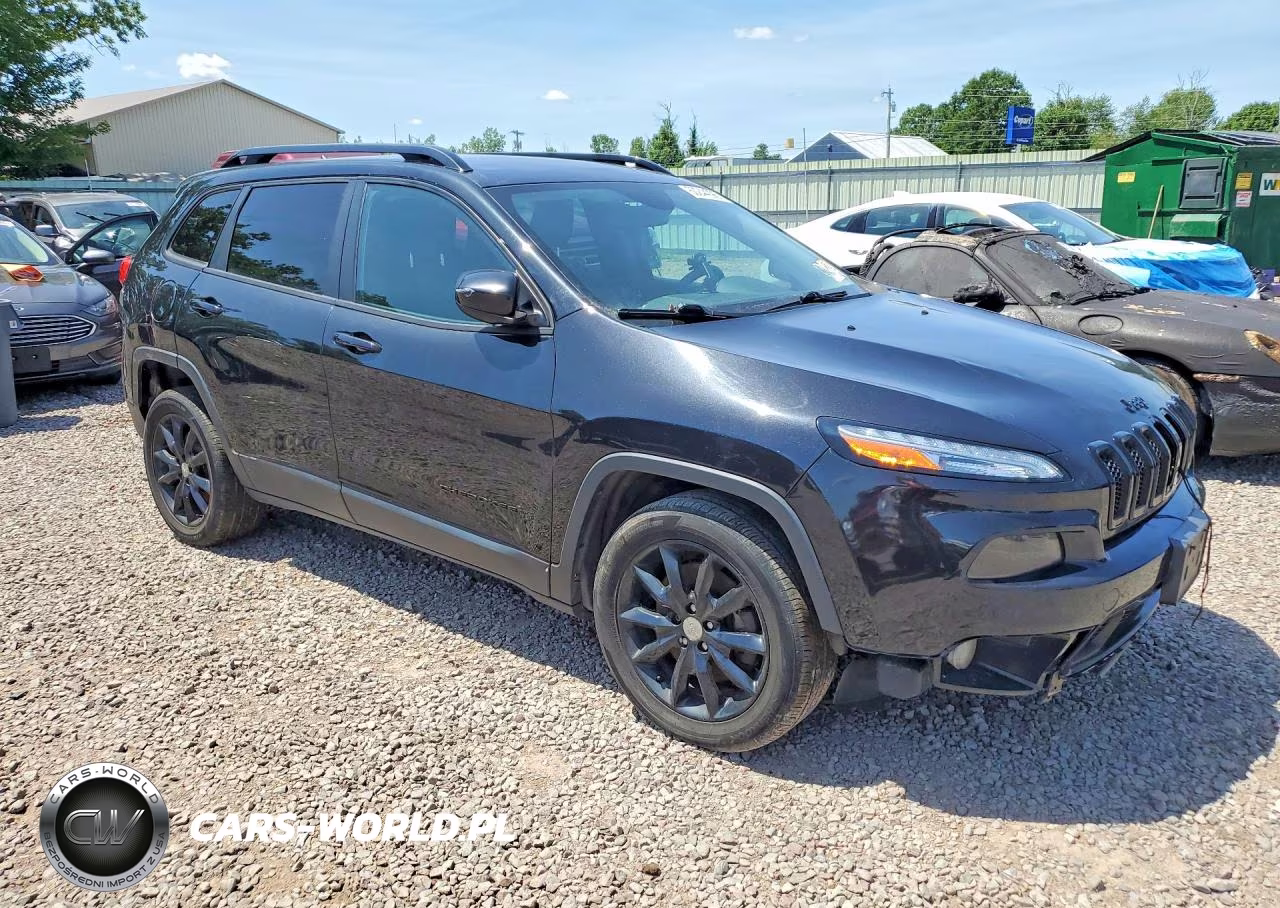 2014 Jeep Cherokee Latitude VIN:1C4PJLCS5EW293232 - 4