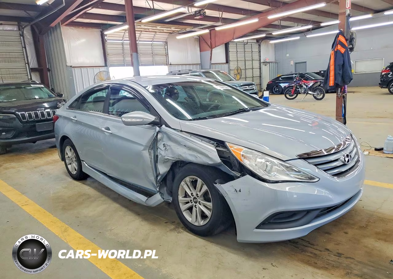 2014 Hyundai Sonata Gls VIN:5NPEB4AC4EH839918 - 4