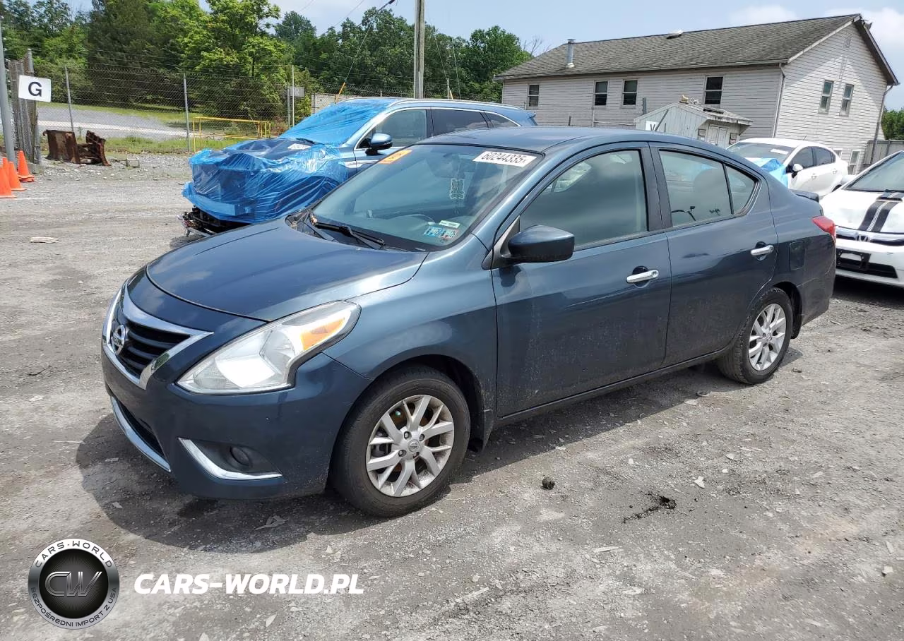 2017 Nissan Versa S – zdjęcie 1 z 12