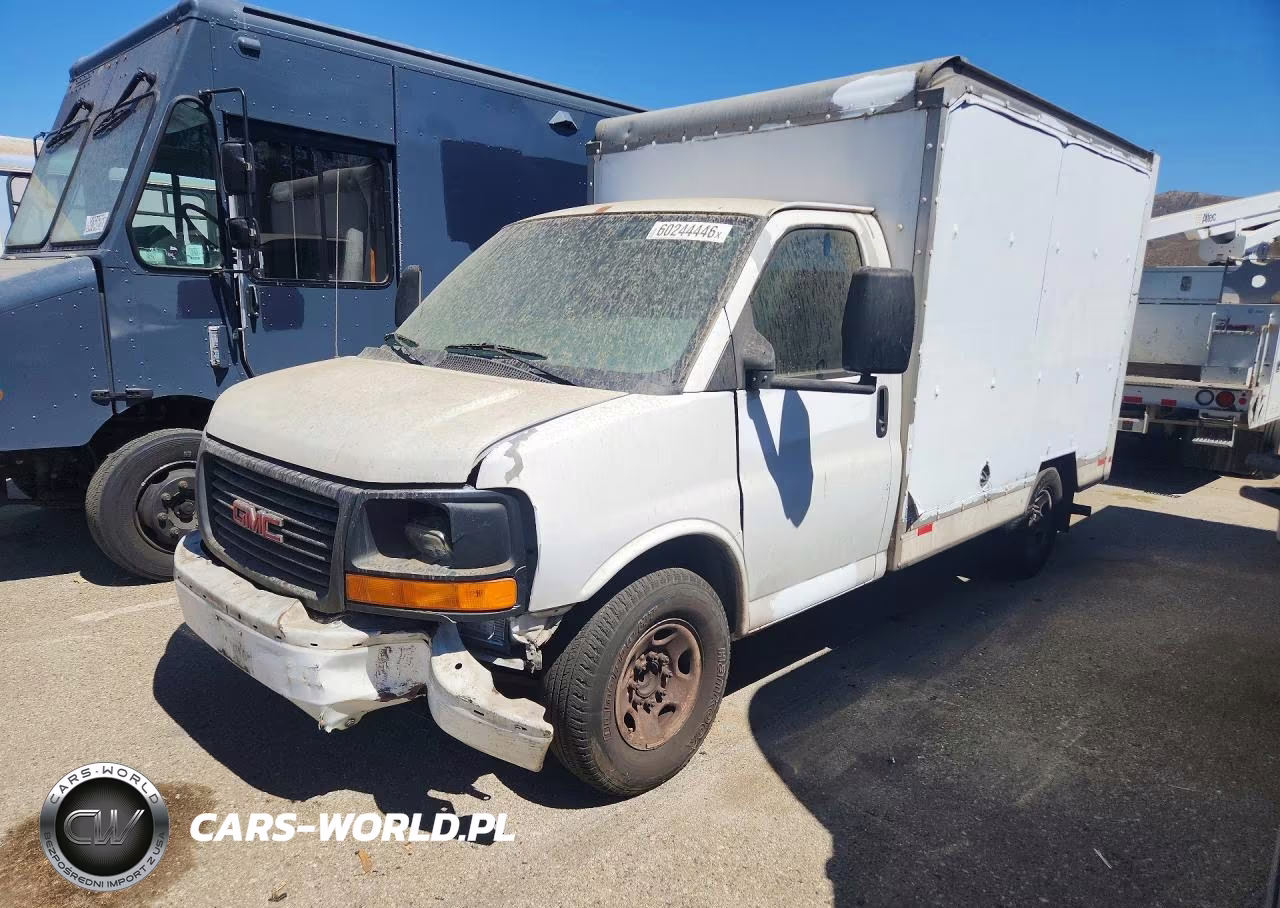 2008 GMC Savana Box Truck
