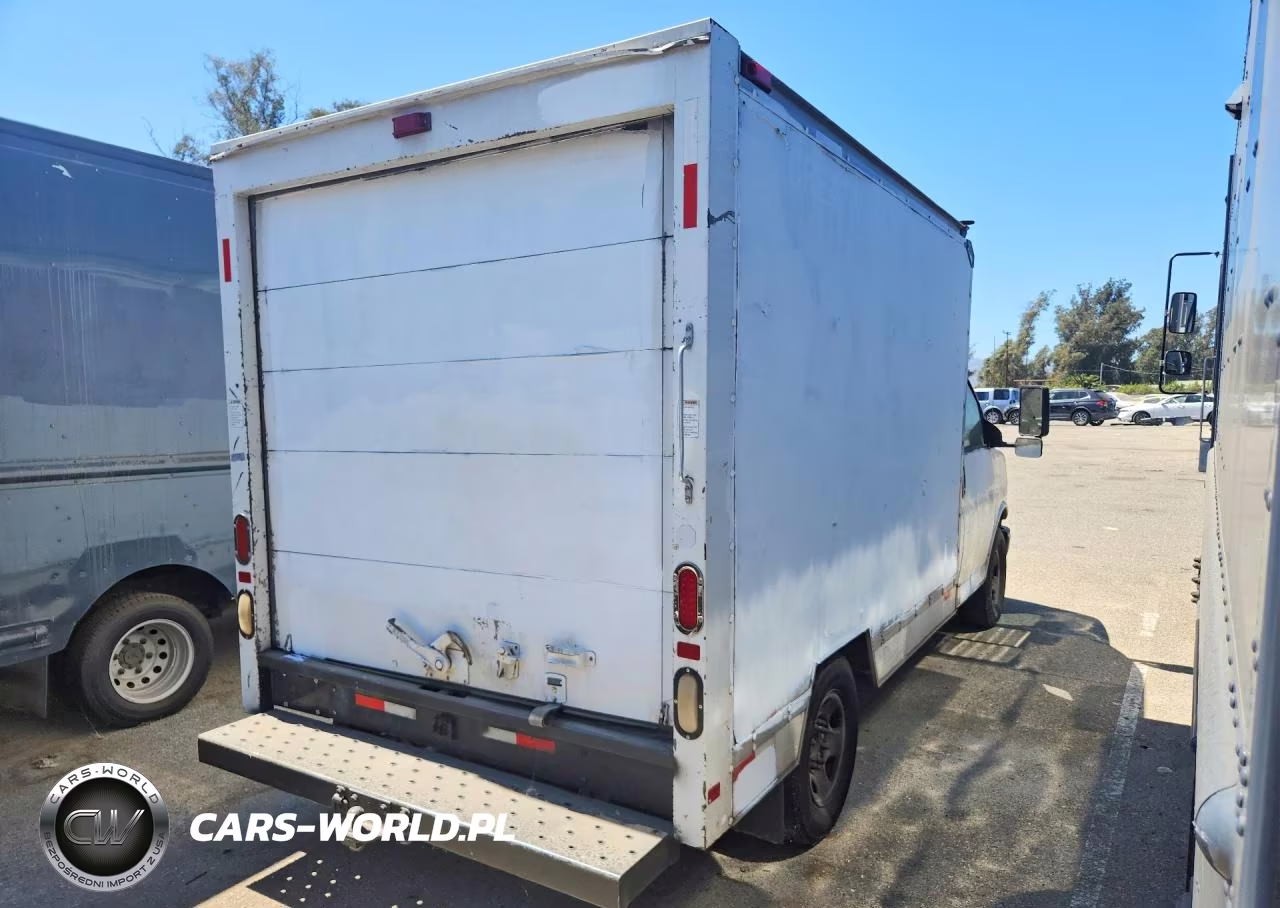2008 GMC Savana Box Truck VIN:1GDGG31C081911726 - 3