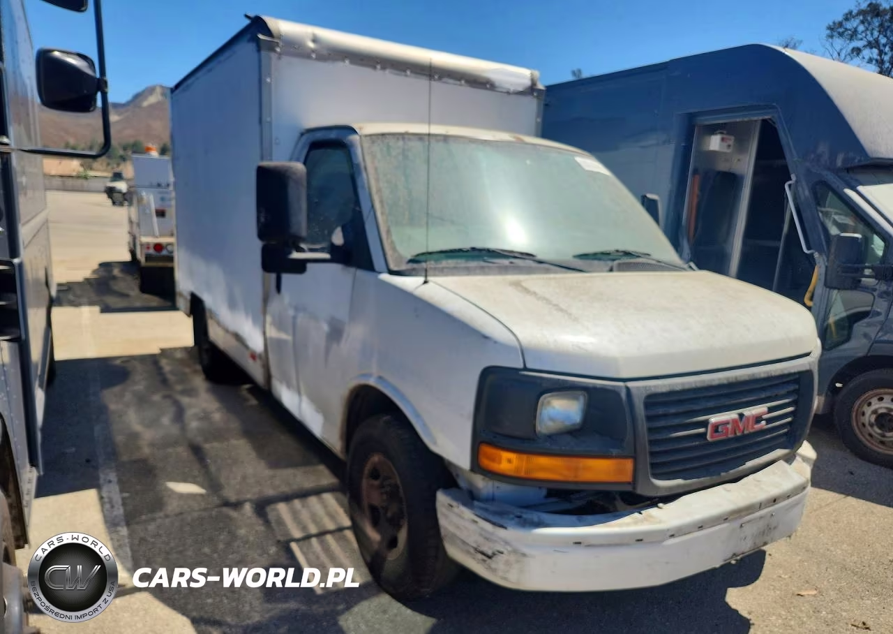 2008 GMC Savana Box Truck VIN:1GDGG31C081911726 - 4
