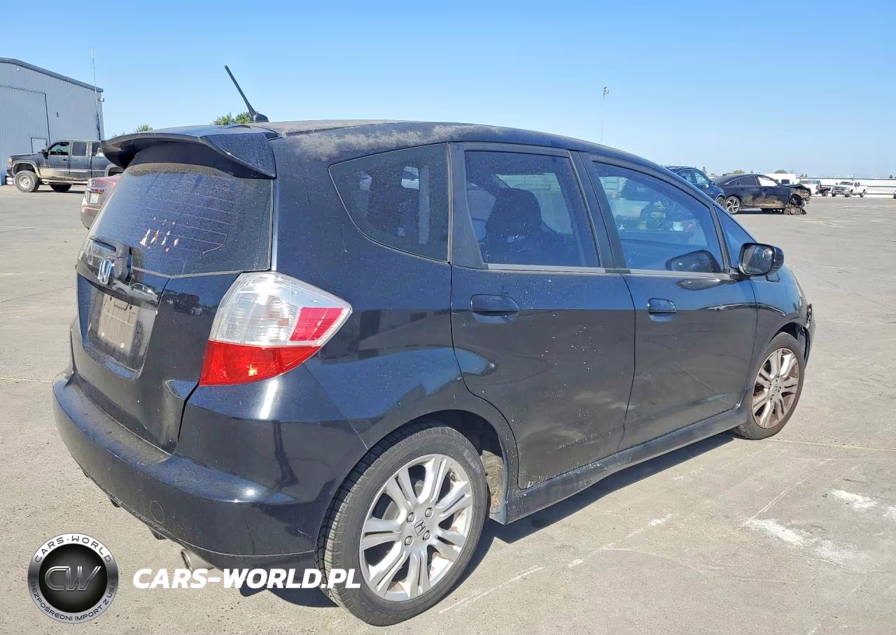 2010 Honda Fit Sport VIN:JHMGE8H44AS025347 - 3