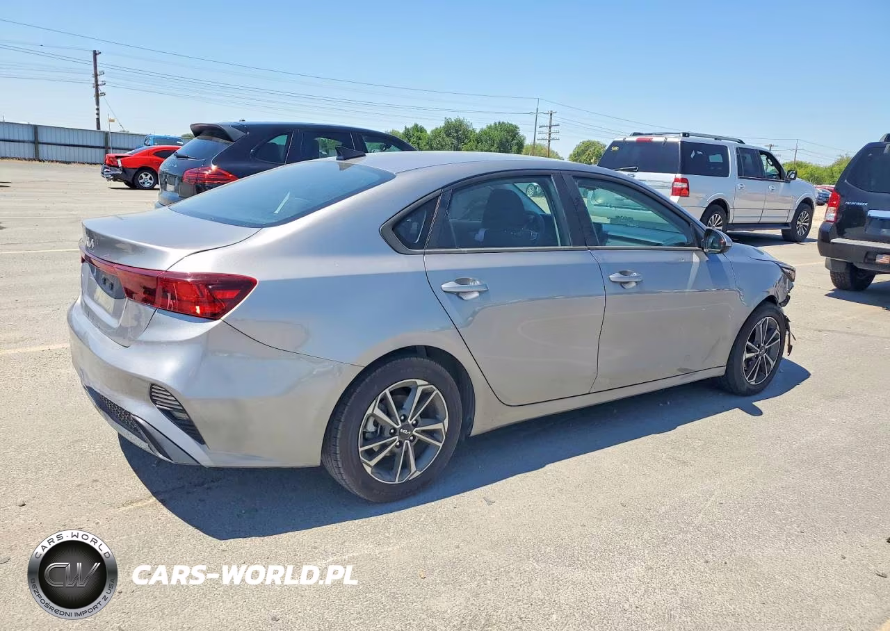 2023 Kia Forte Lxs VIN:3KPF24AD2PE566367 - 3