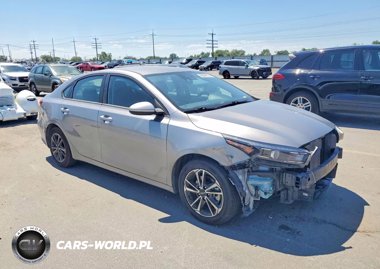 2023 Kia Forte Lxs VIN:3KPF24AD2PE566367 - 4