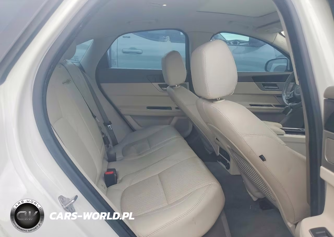 2016 Jaguar Xf Prestige VIN:SAJBE4BV8GCY13557 - 10