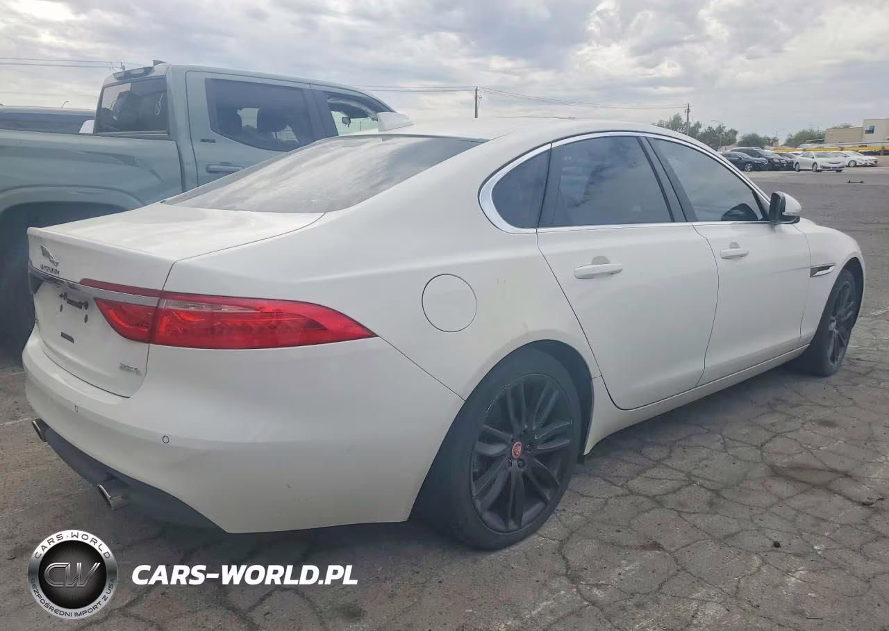 2016 Jaguar Xf Prestige VIN:SAJBE4BV8GCY13557 - 3