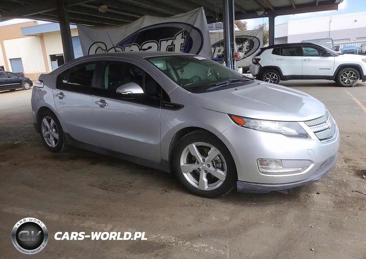 2013 Chevrolet Volt VIN:1G1RE6E47DU119825 - 4