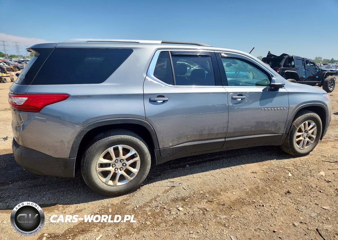 2018 Chevrolet Traverse Lt VIN:1GNERGKW4JJ142960 - 3