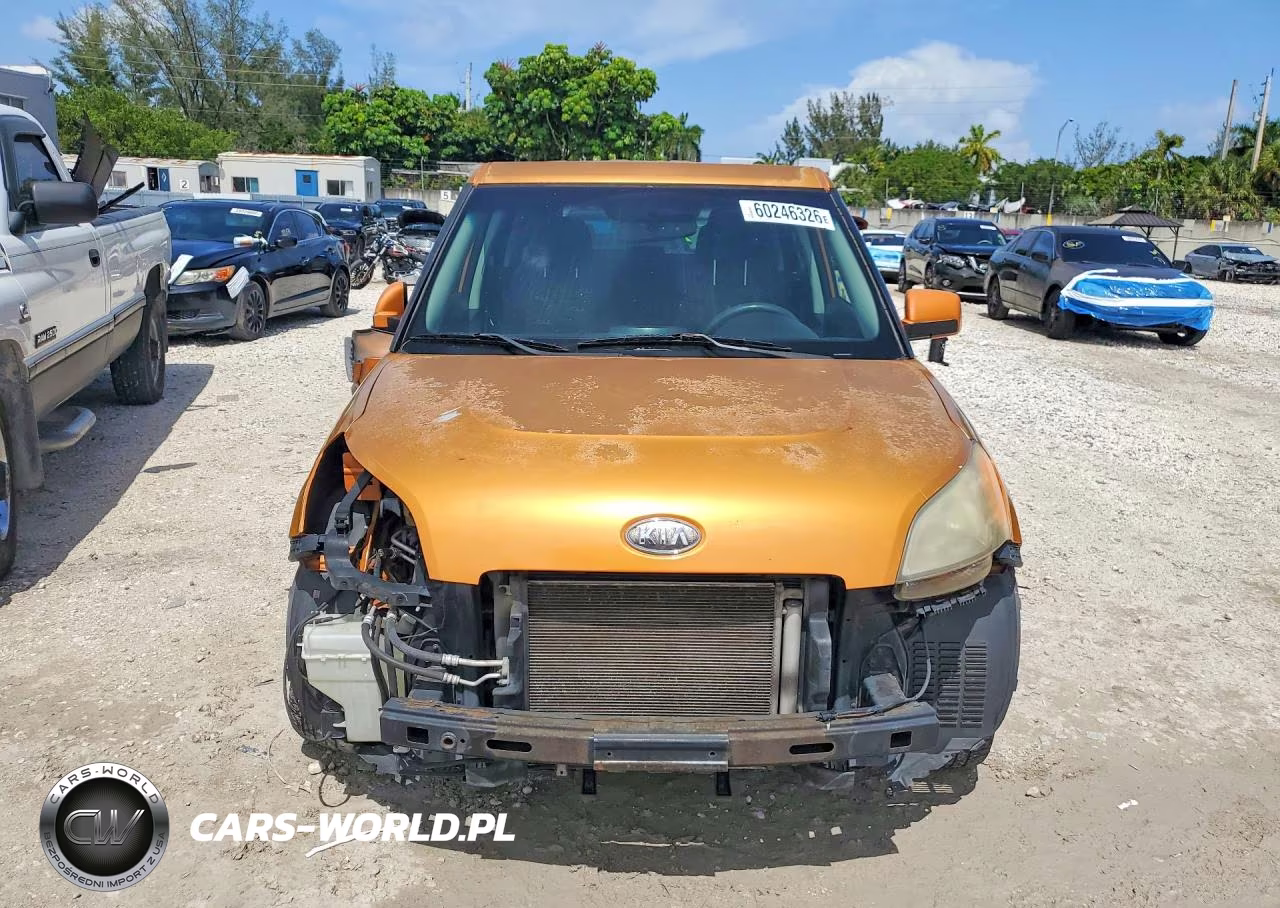 2011 Kia Soul + VIN:KNDJT2A20B7318136 - 5