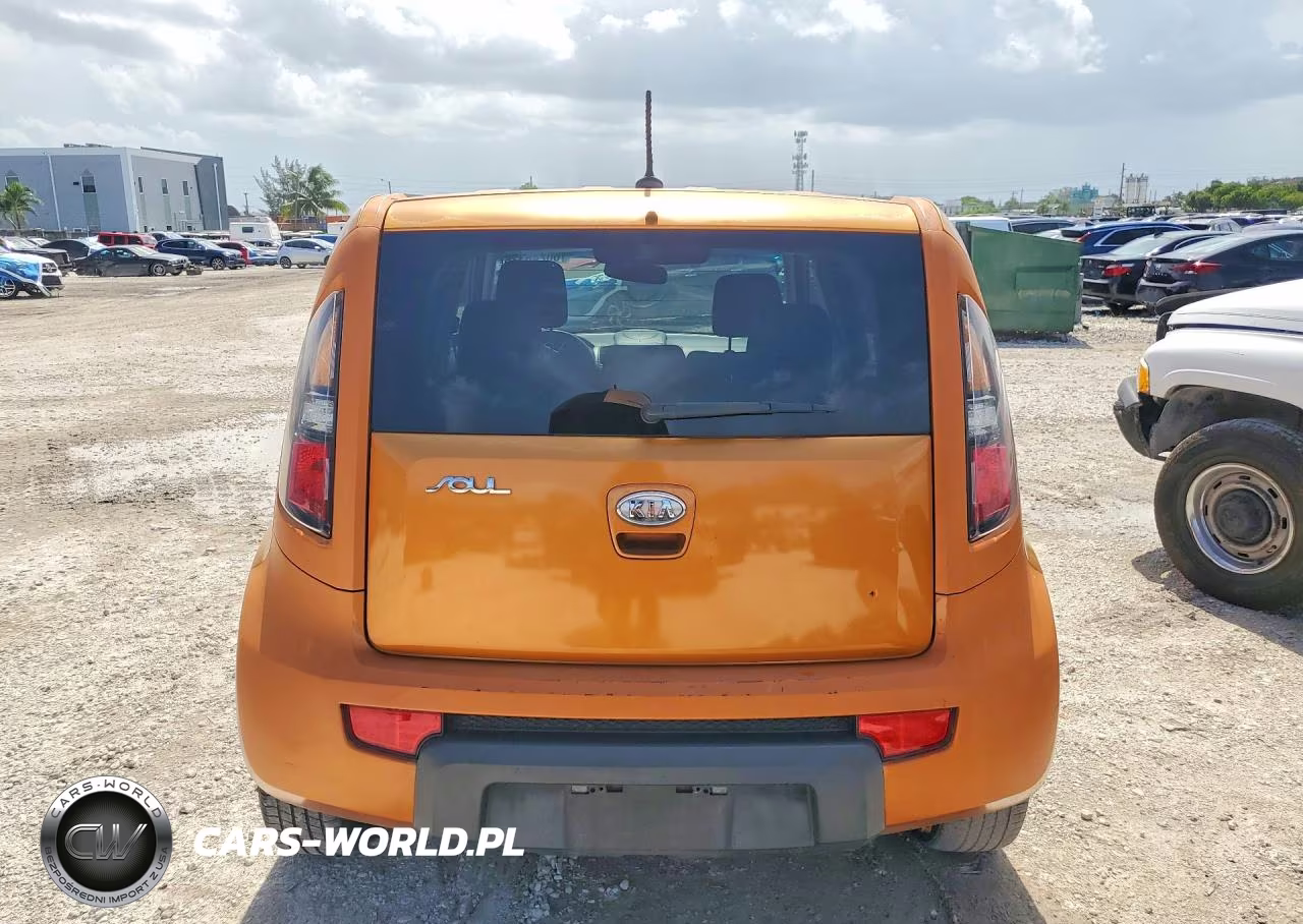 2011 Kia Soul + VIN:KNDJT2A20B7318136 - 6