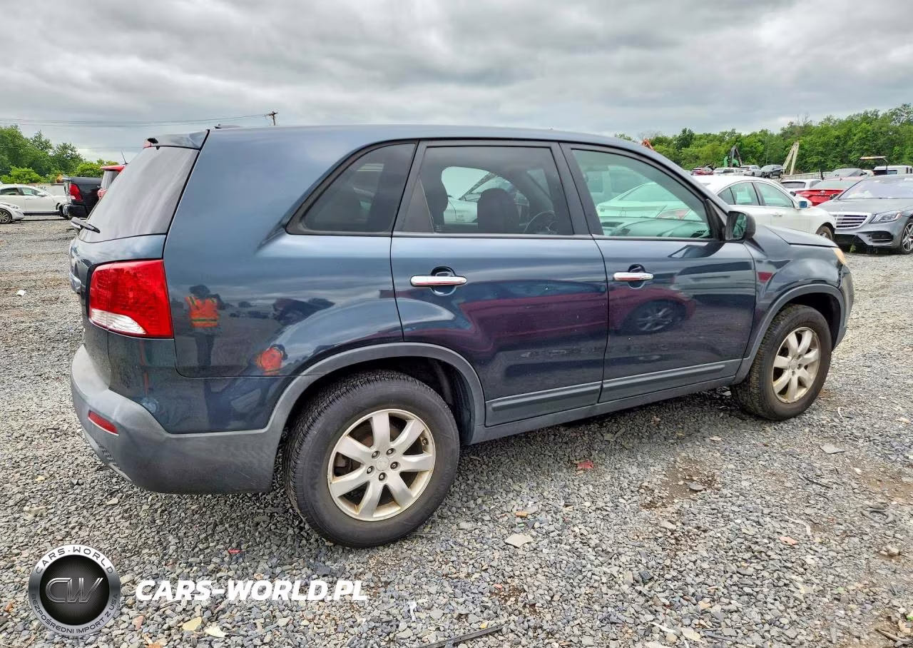 2011 Kia Sorento Base VIN:5XYKT3A17BG005931 - 3
