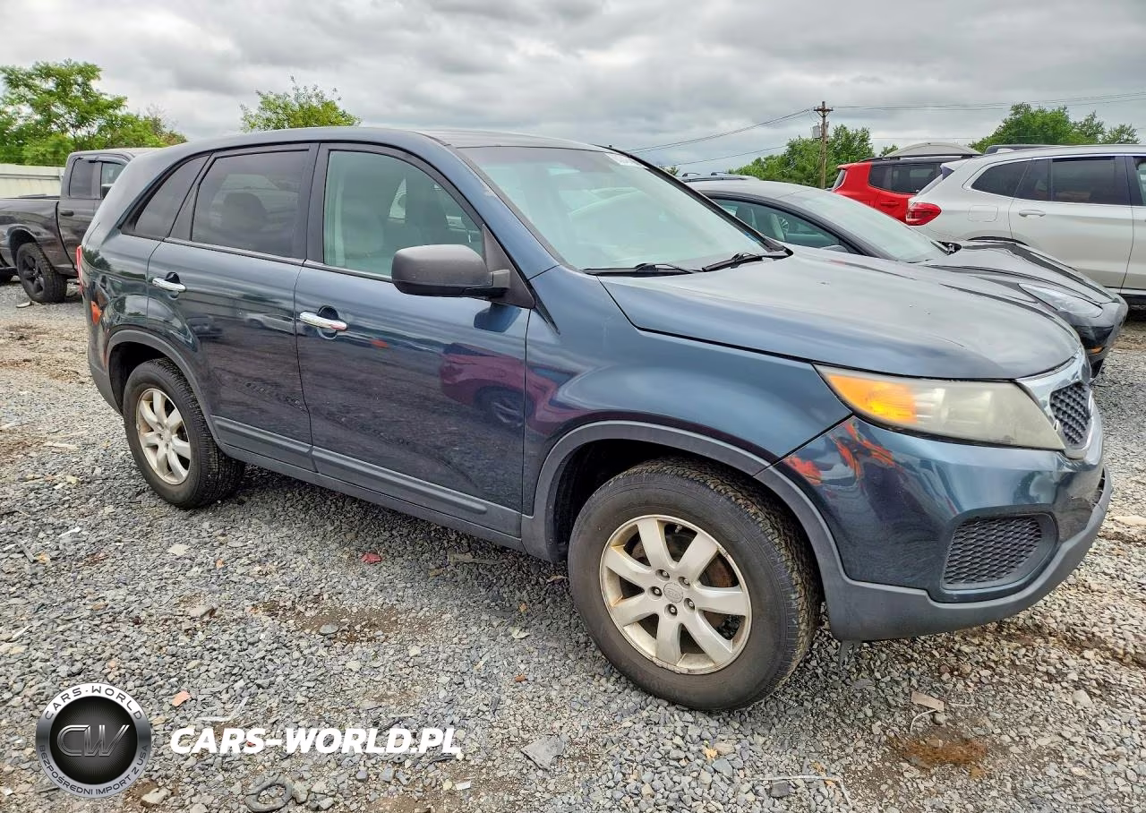 2011 Kia Sorento Base VIN:5XYKT3A17BG005931 - 4