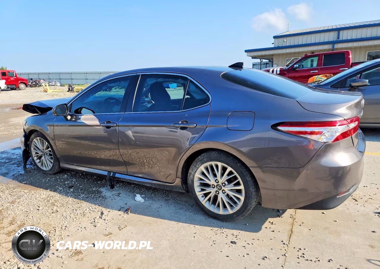 2018 Toyota Camry Xle VIN:4T1B11HK7JU096667 - 2