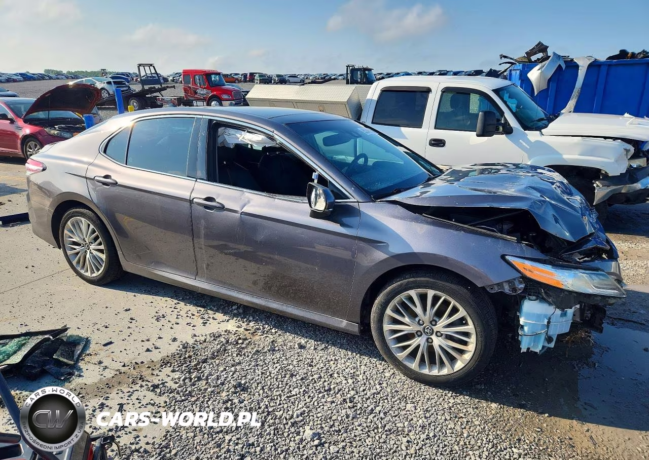 2018 Toyota Camry Xle VIN:4T1B11HK7JU096667 - 4
