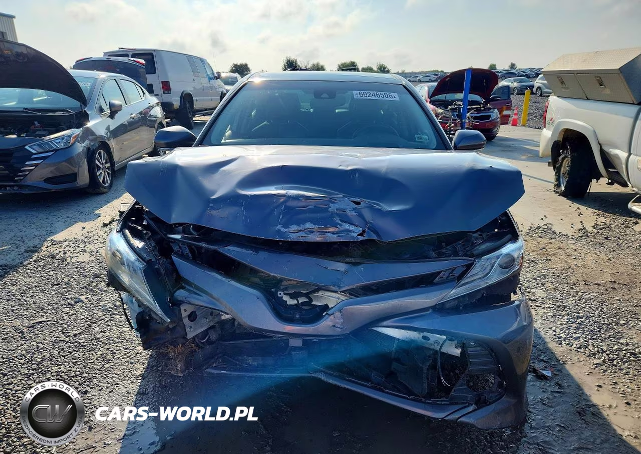 2018 Toyota Camry Xle VIN:4T1B11HK7JU096667 - 5
