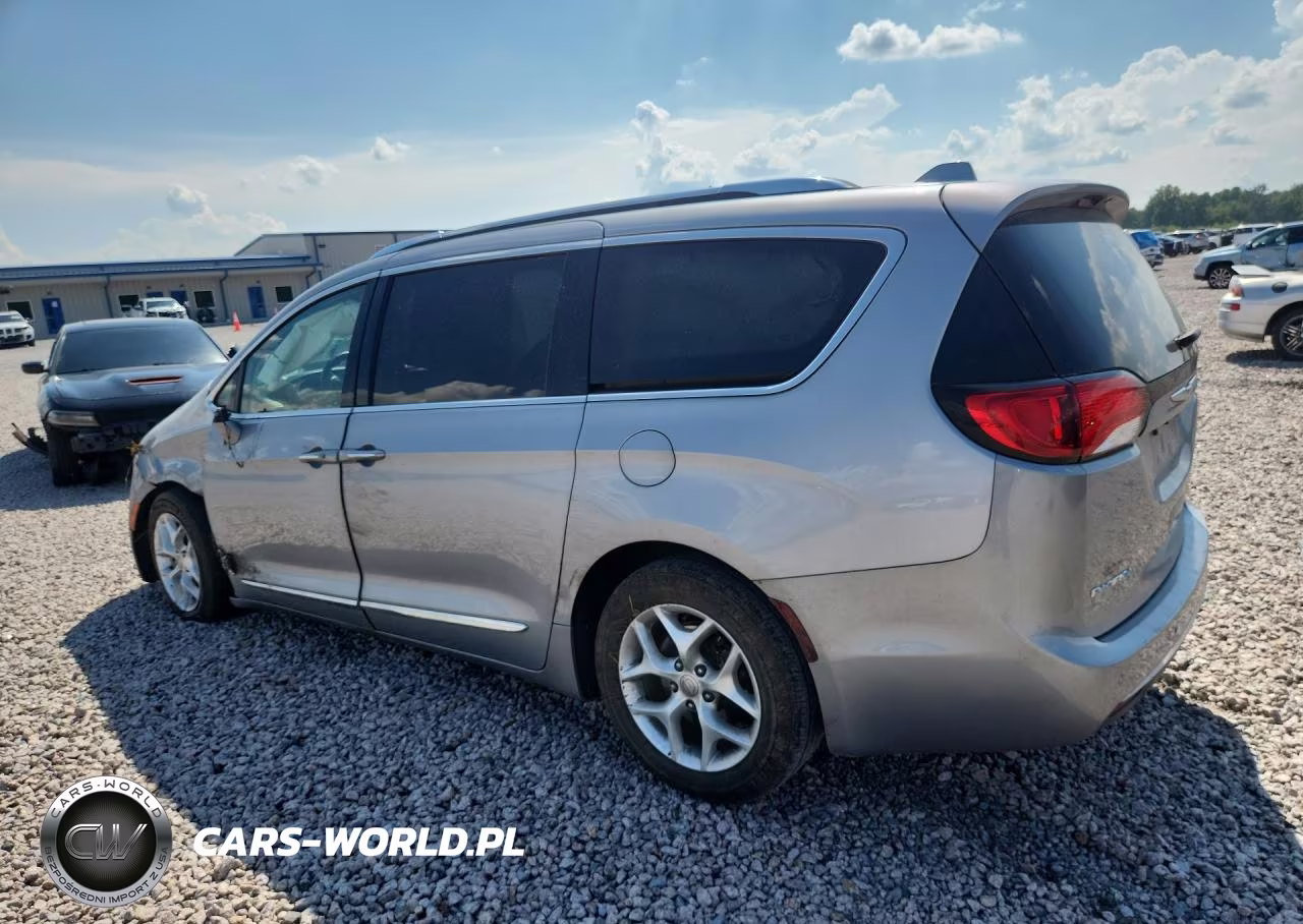 2018 Chrysler Pacifica Touring L VIN:2C4RC1BG1JR187383 - 2