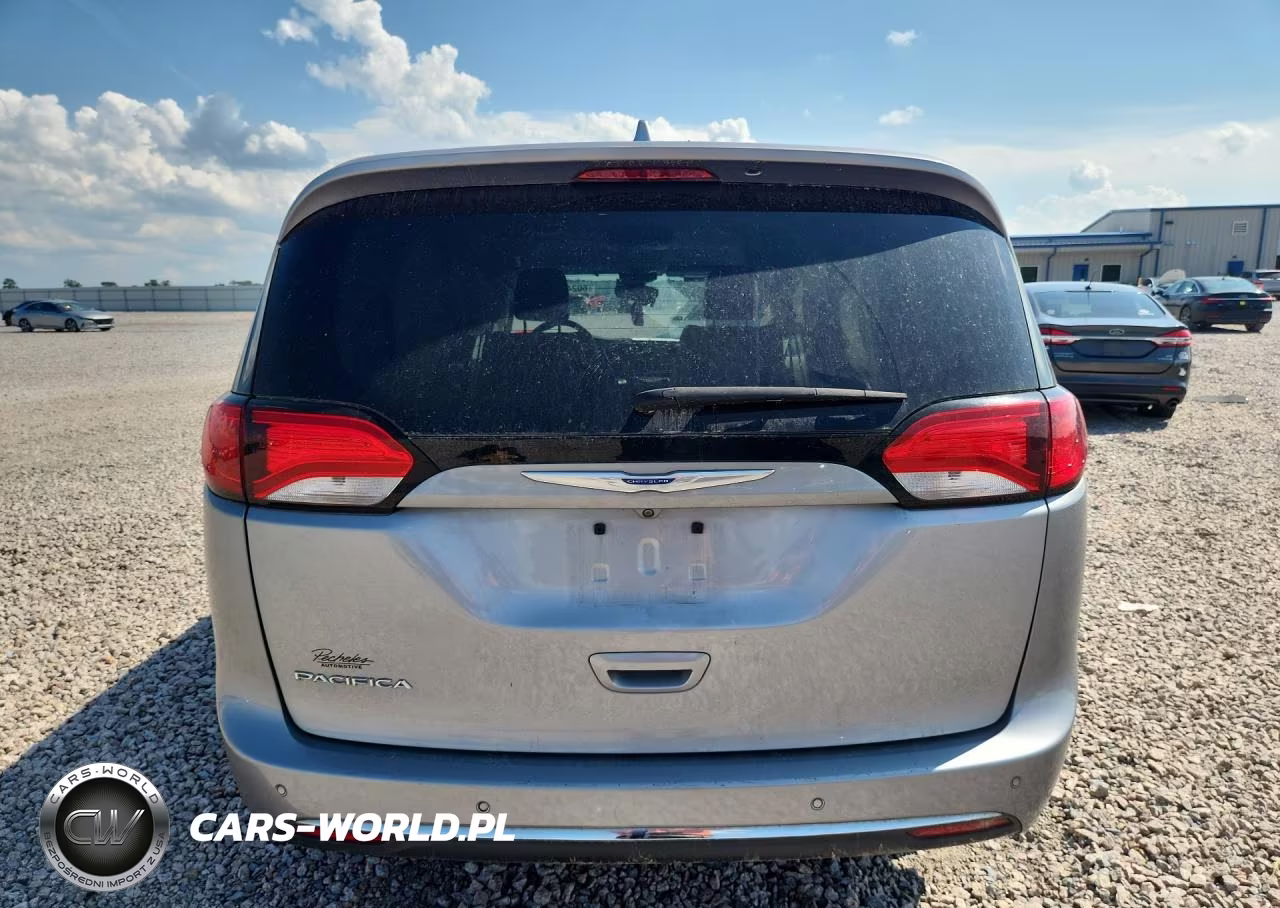 2018 Chrysler Pacifica Touring L VIN:2C4RC1BG1JR187383 - 6
