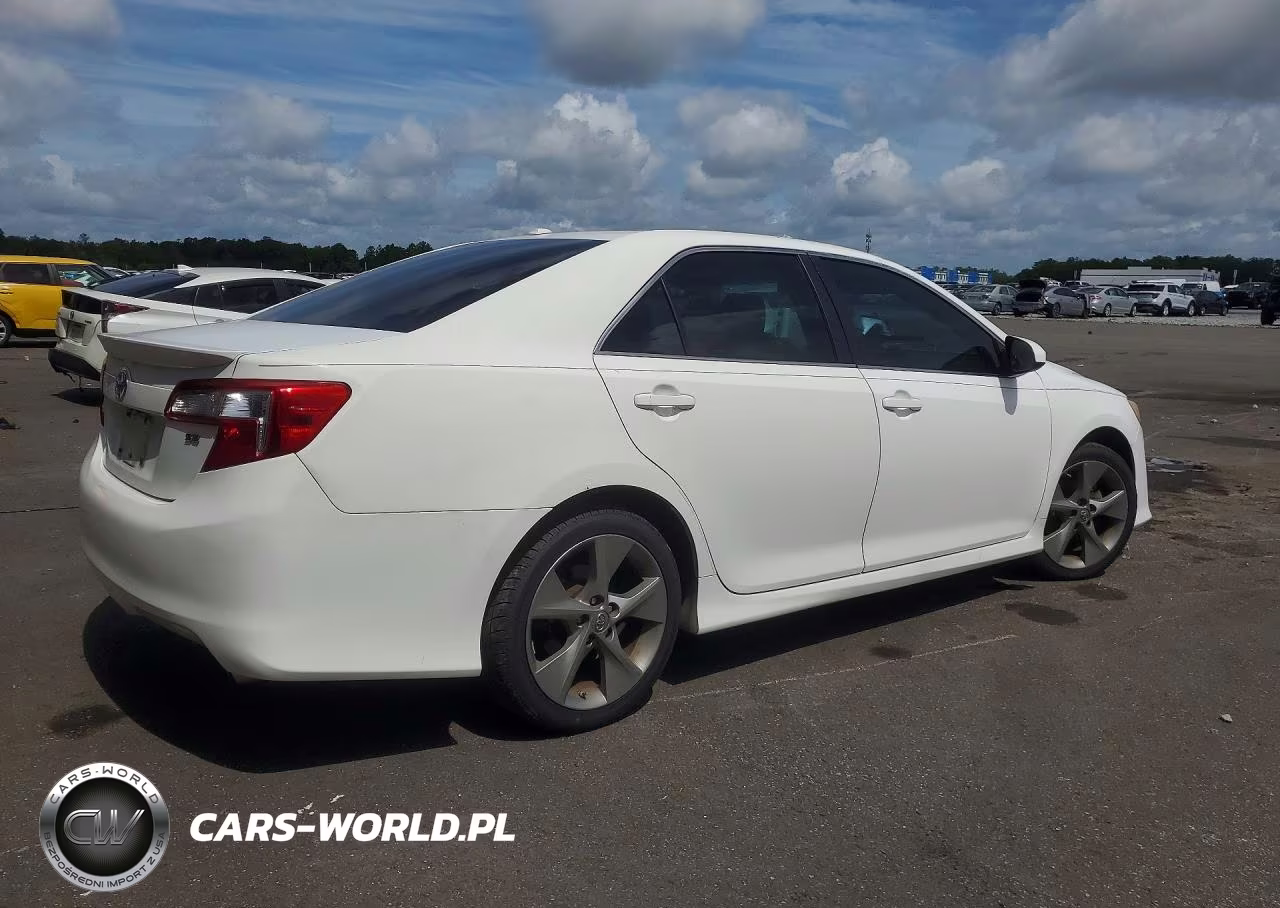 2014 Toyota Camry Se Sport VIN:4T1BF1FK6EU740508 - 3