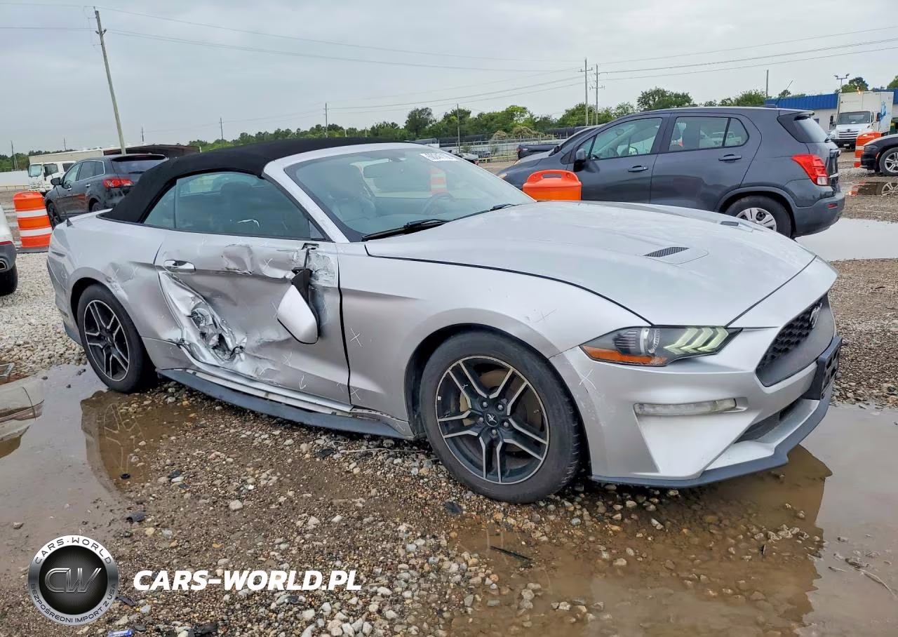 2018 Ford Mustang VIN:1FATP8UH4J5177037 - 4