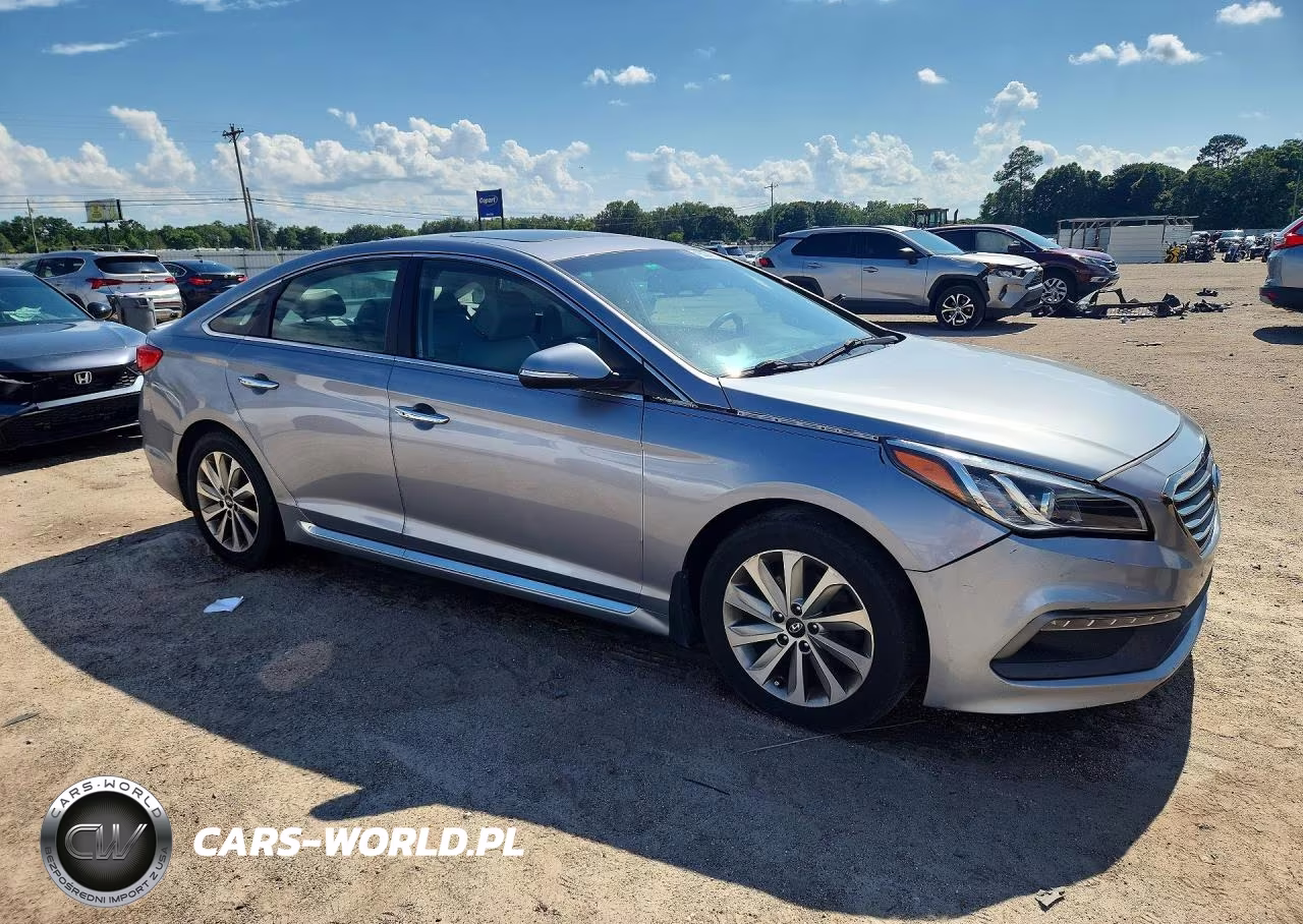 2016 Hyundai Sonata Sport VIN:5NPE34AF1GH428082 - 4