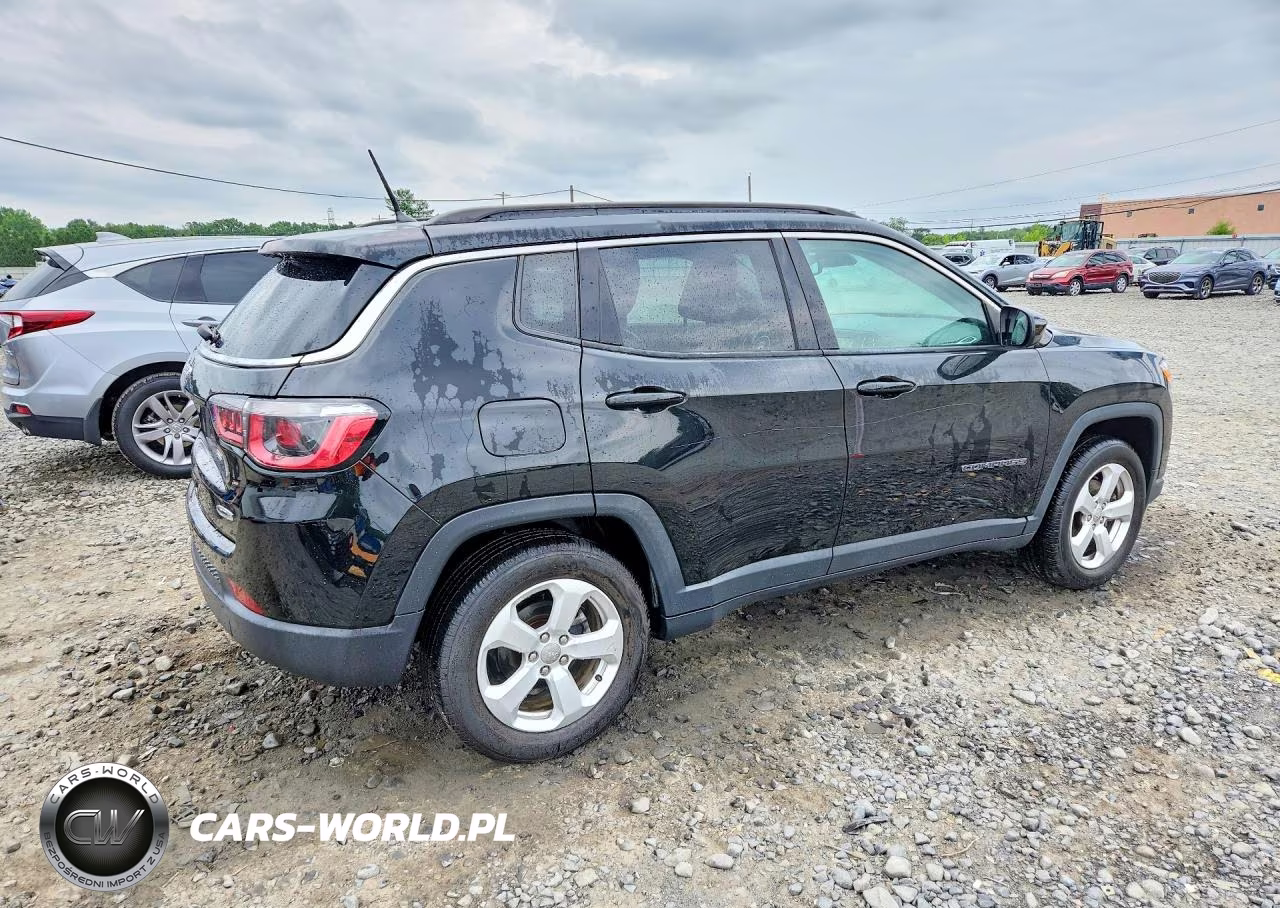 2018 Jeep Compass Latitude VIN:3C4NJDBB6JT176225 - 3