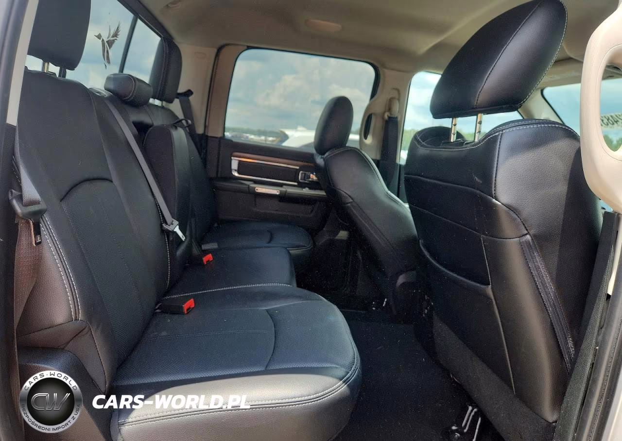 2018 Ram 1500 Laramie VIN:1C6RR6NM4JS292678 - 10