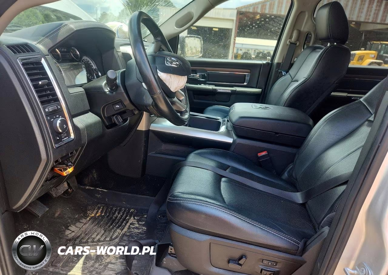 2018 Ram 1500 Laramie VIN:1C6RR6NM4JS292678 - 7