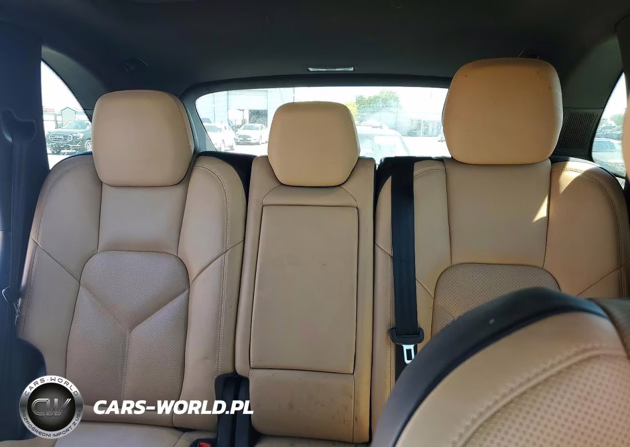 2016 Porsche Cayenne VIN:WP1AA2A25GLA10706 - 10