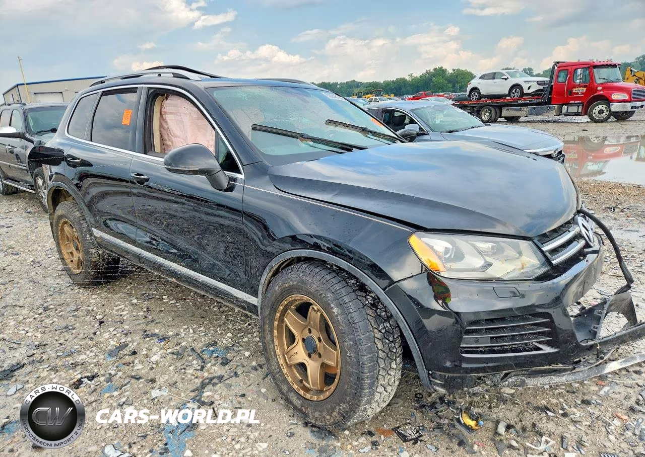 2013 Volkswagen Touareg V6 Tdi VIN:WVGEP9BP8DD011404 - 4