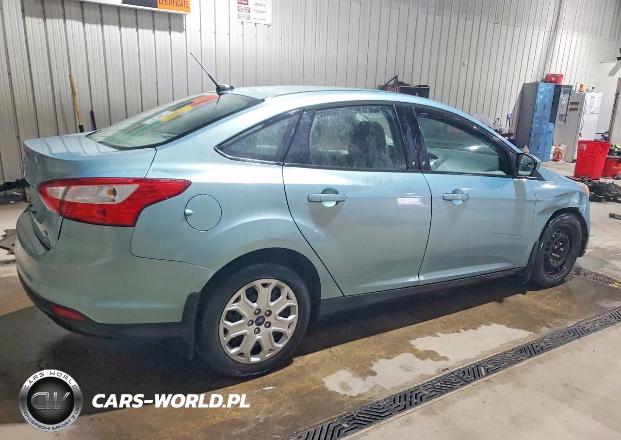 2012 Ford Focus Se VIN:1FAHP3F27CL412787 - 3