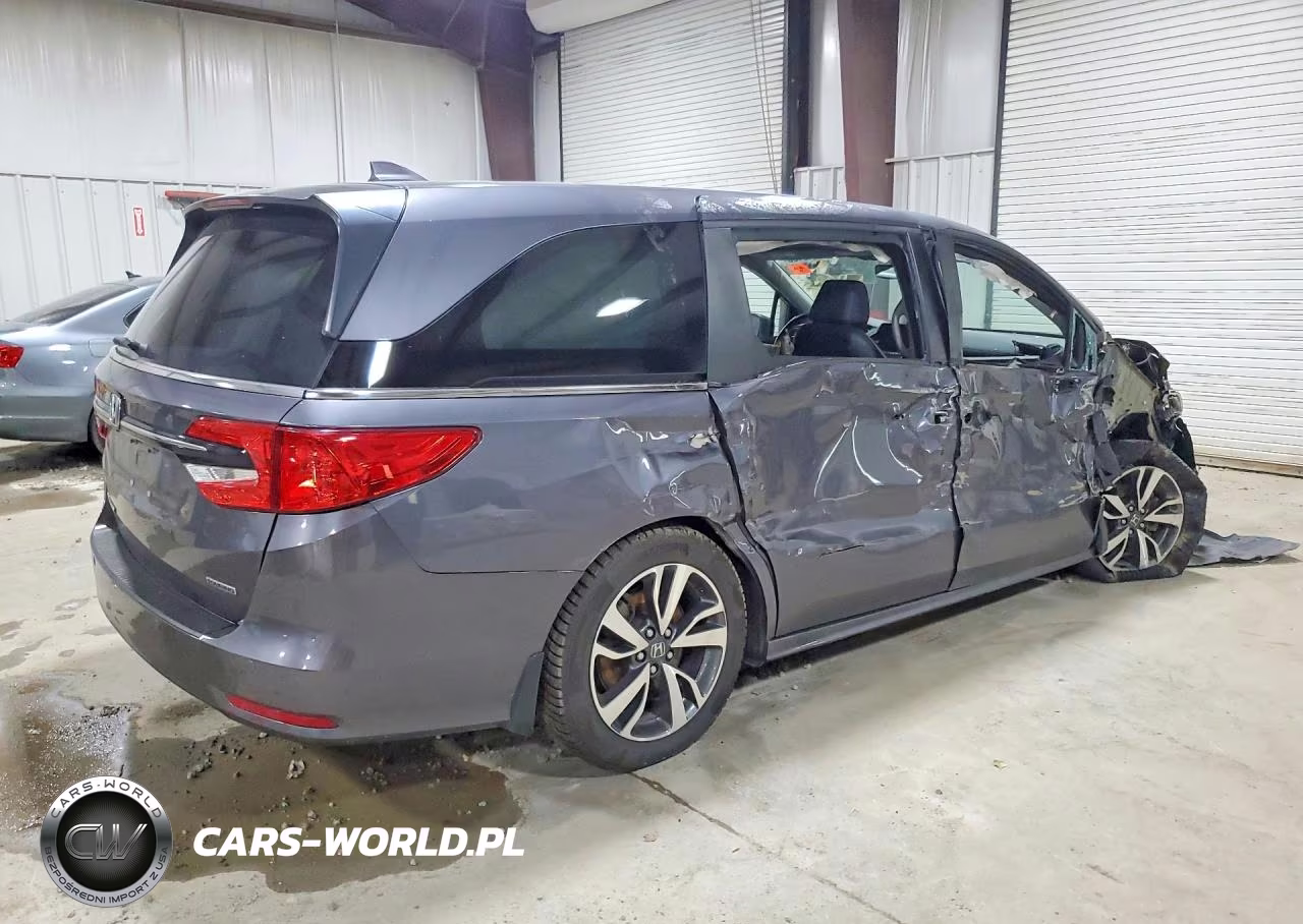 2021 Honda Odyssey Touring VIN:5FNRL6H85MB003883 - 3
