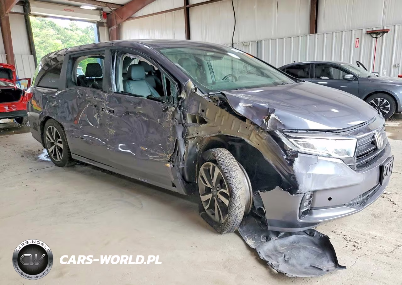 2021 Honda Odyssey Touring VIN:5FNRL6H85MB003883 - 4