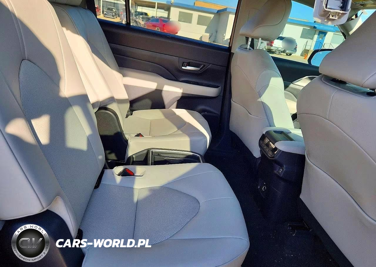 2026 Toyota Grand Highlander Xle VIN:5TDAAAA50TS045359 - 11