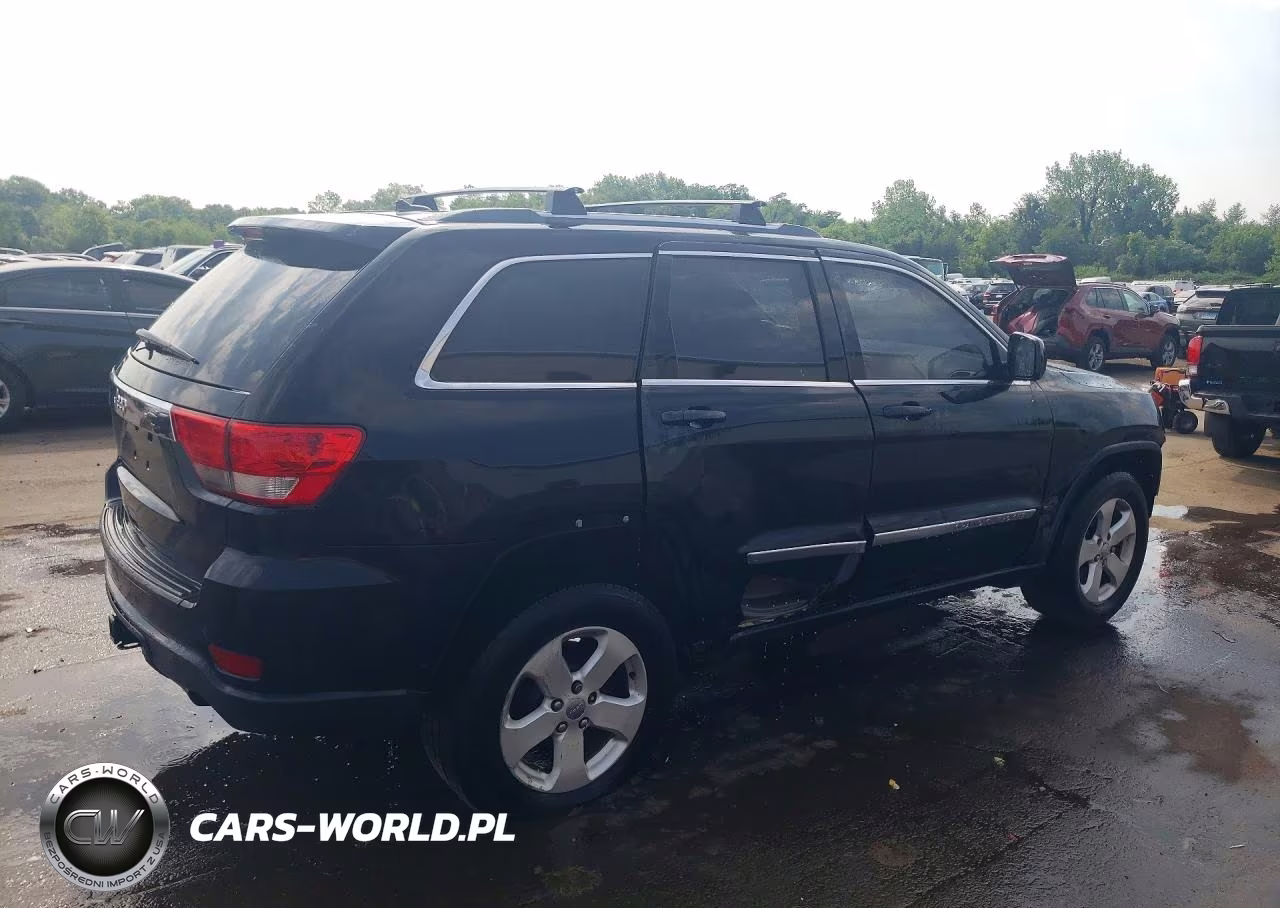 2012 Jeep Grand Cherokee Laredo VIN:1C4RJFAG7CC267402 - 3