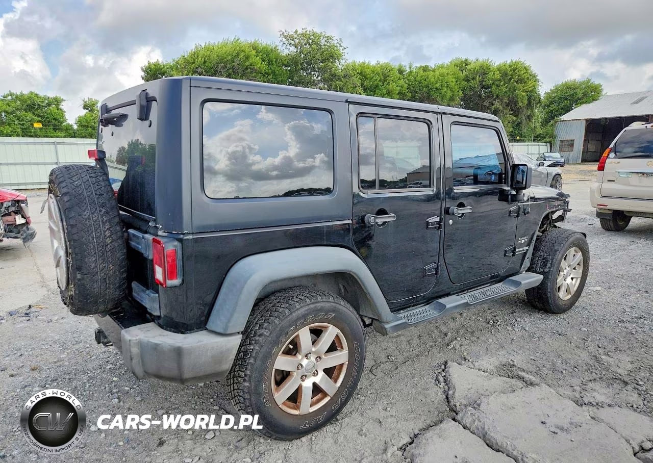 2018 Jeep Wrangler Unlimited Sahara VIN:1C4BJWEGXJL848644 - 3
