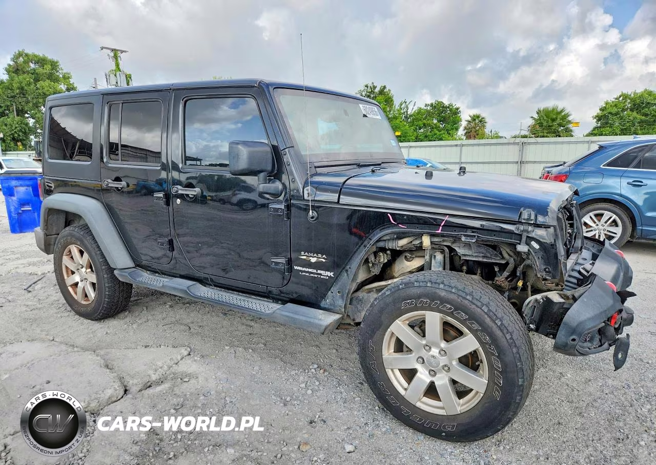 2018 Jeep Wrangler Unlimited Sahara VIN:1C4BJWEGXJL848644 - 4