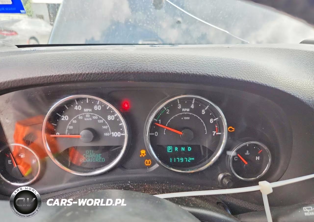 2018 Jeep Wrangler Unlimited Sahara VIN:1C4BJWEGXJL848644 - 9