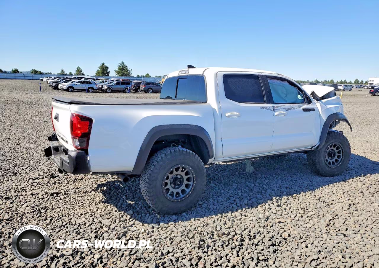 2018 Toyota Tacoma Trd Off-Road VIN:3TMCZ5AN3JM126331 - 3
