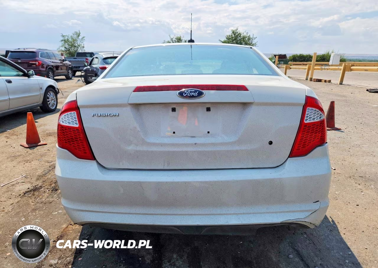 2012 Ford Fusion S VIN:3FAHP0GA6CR310239 - 6
