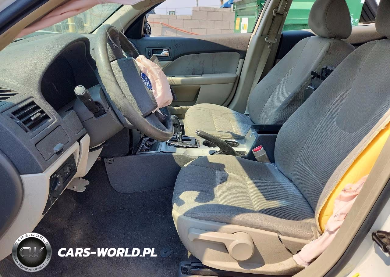 2012 Ford Fusion S VIN:3FAHP0GA6CR310239 - 7