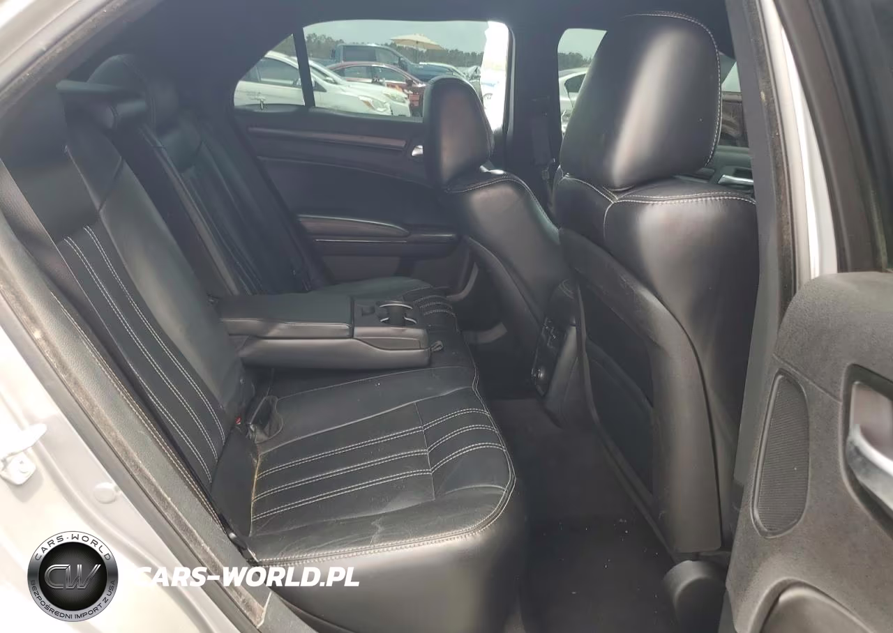 2014 Chrysler 300 S VIN:2C3CCAGG2EH384111 - 10