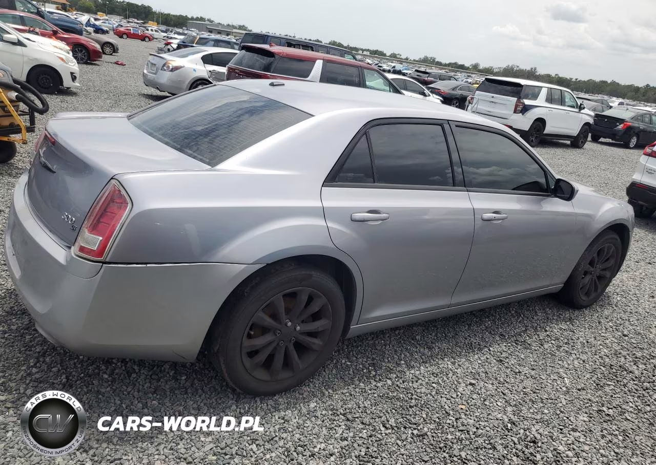 2014 Chrysler 300 S VIN:2C3CCAGG2EH384111 - 3