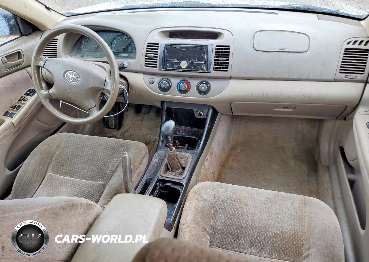 2003 Toyota Camry Le VIN:JTDBE32K030193863 - 8
