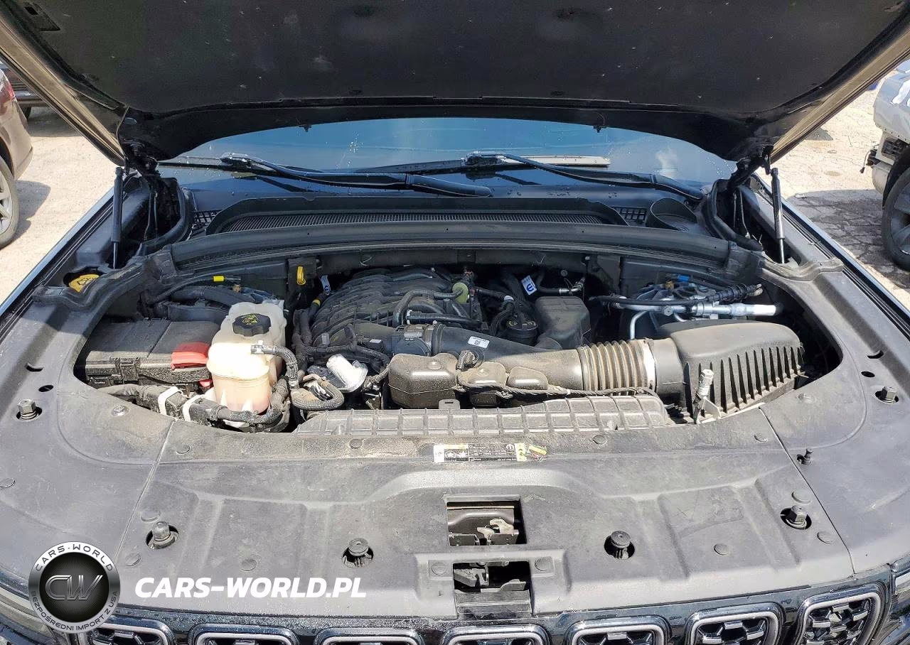 2025 Jeep Grand Cherokee Summit VIN:1C4RJHEGXS8716921 - 12