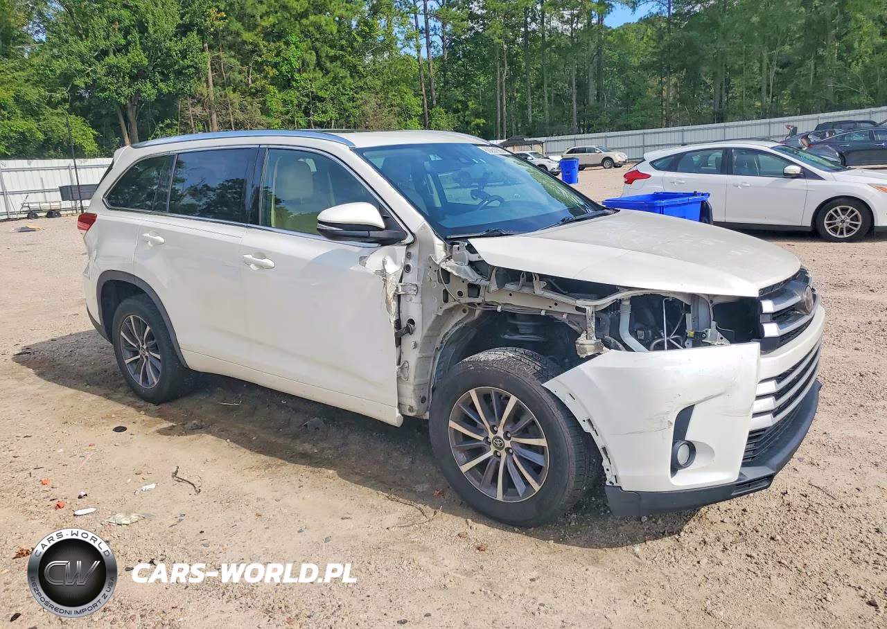 2017 Toyota Highlander Xle VIN:5TDKZRFH3HS510383 - 4