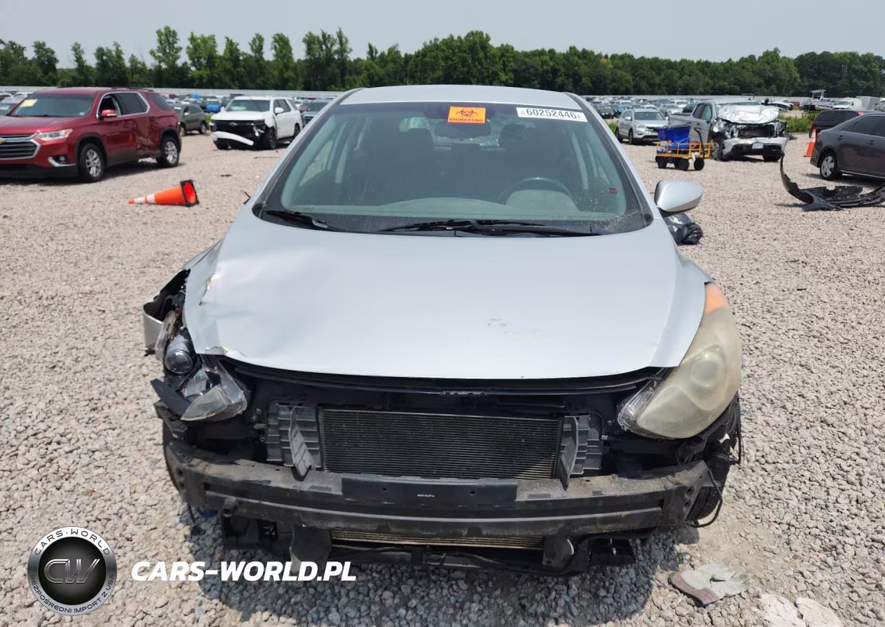 2013 Hyundai Elantra Gt Base VIN:KMHD35LE0DU080746 - 5